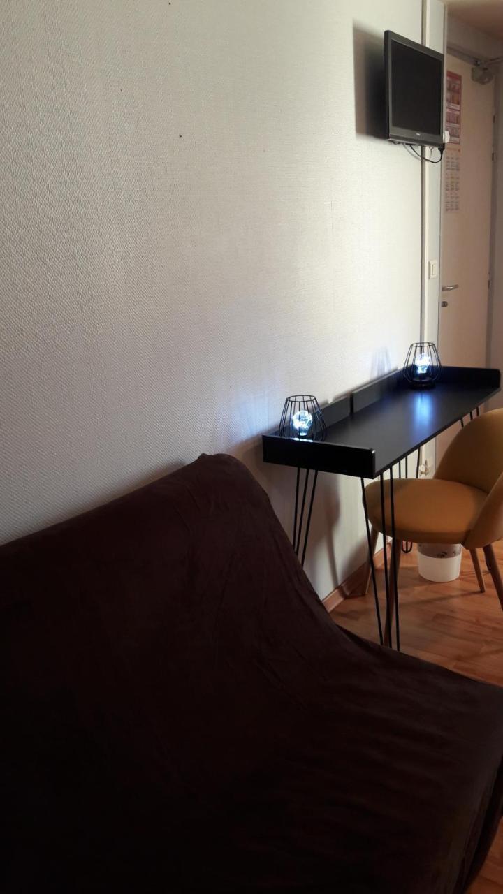 Le Maryland Hotell Blanzy Exteriör bild